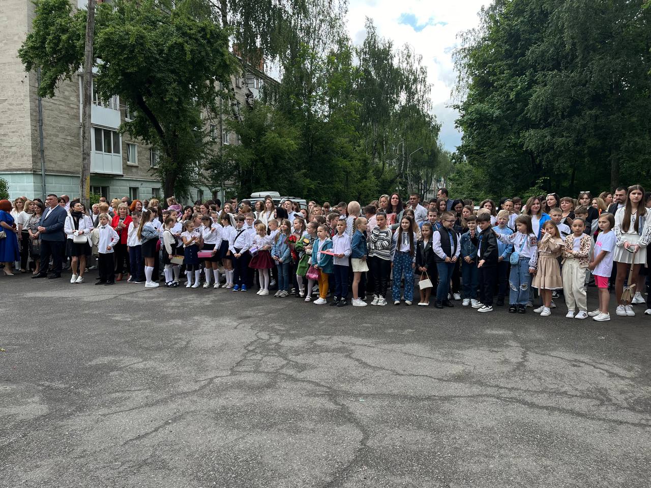 Новини Тернополя - фото з У школах Тернополя пролунав останній дзвоник: репортаж зі свята