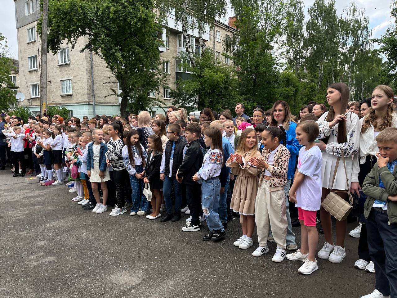 Новини Тернополя - фото з У школах Тернополя пролунав останній дзвоник: репортаж зі свята