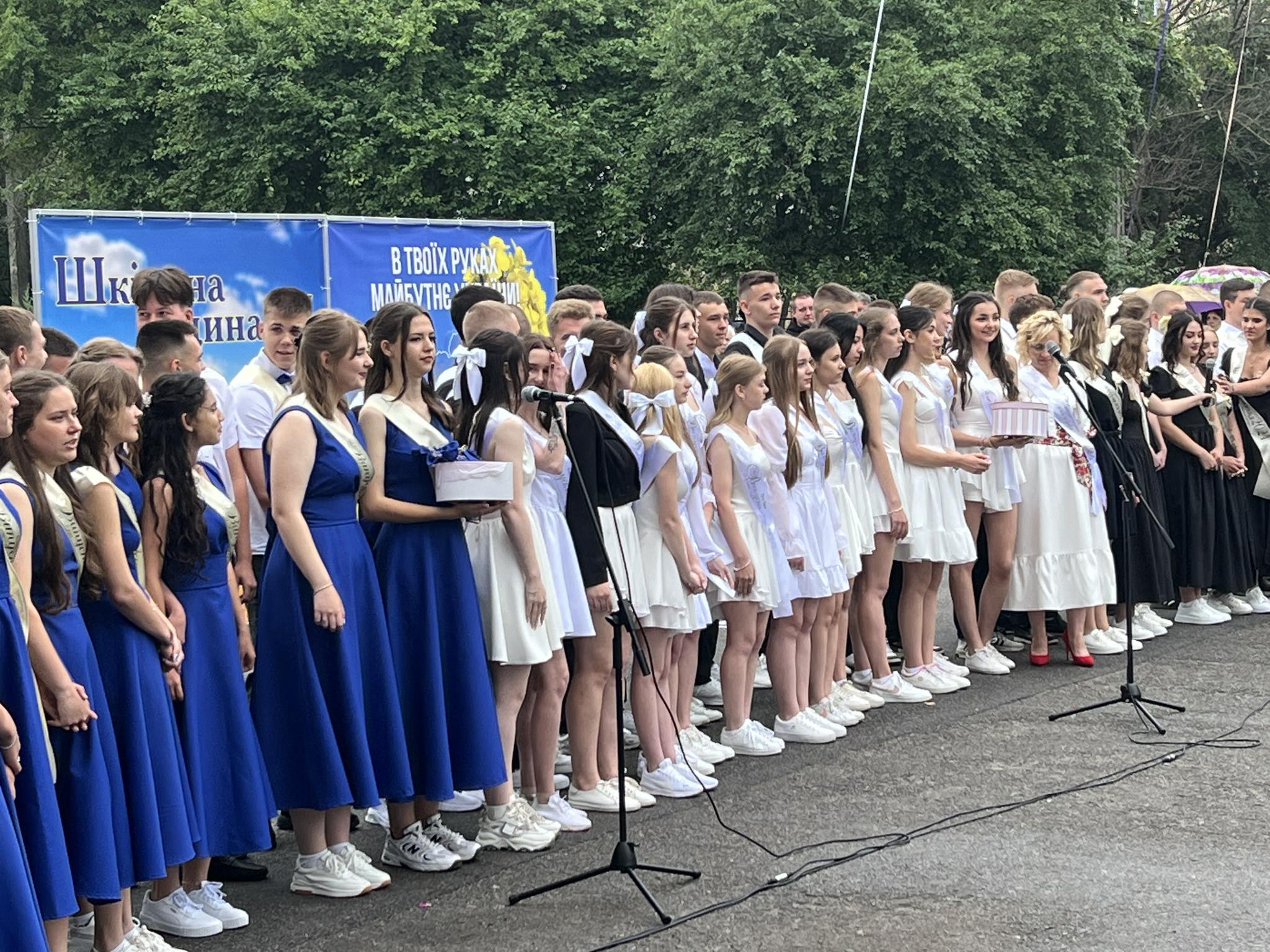 Новини Вінниці - фото з Якими були прощальний вальс і останній дзвоник у найбільшій школі Вінниччини — ліцеї №27