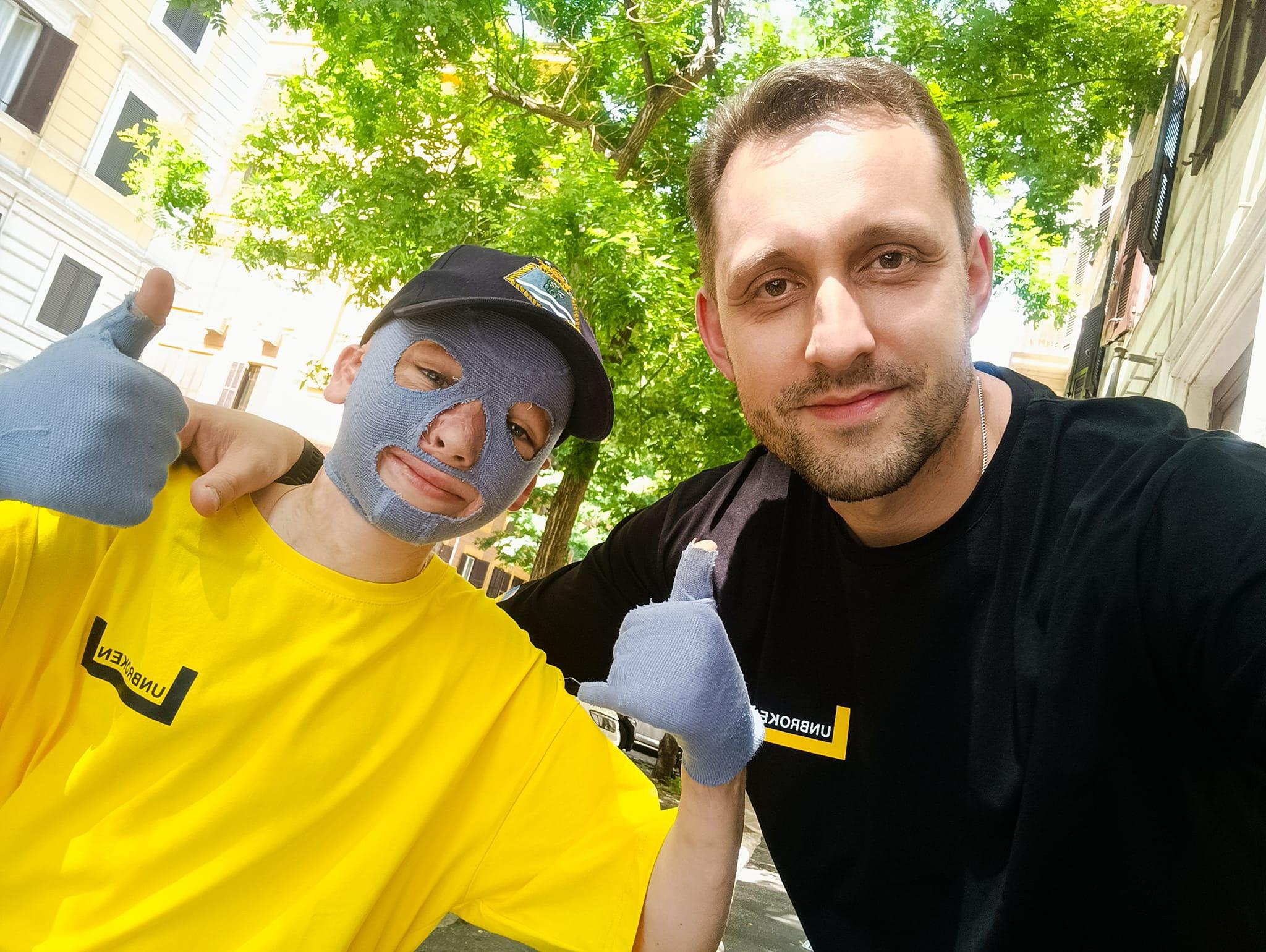 Новини Вінниці - фото з Ромчик, який вижив після ракетного обстрілу Вінниці, вдруге зустрівся з Папою Римським