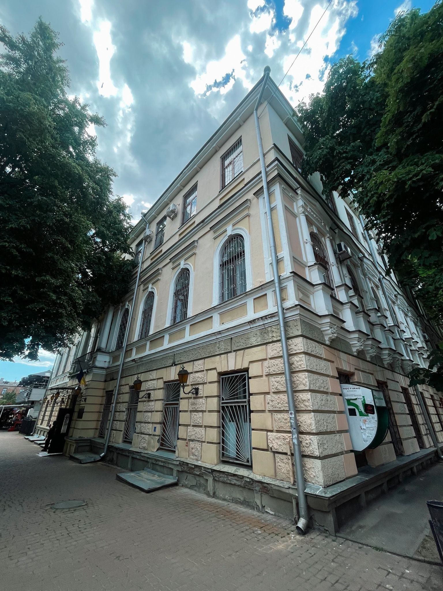 Новини Вінниці - фото з Архітектурна окраса вулиці Грушевського. Розповідаємо історію будівлі міського суду