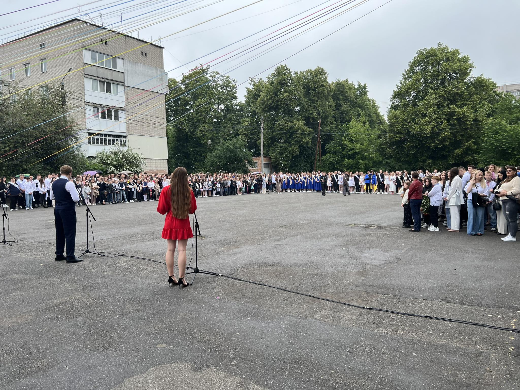 Новини Вінниці - фото з Якими були прощальний вальс і останній дзвоник у найбільшій школі Вінниччини — ліцеї №27