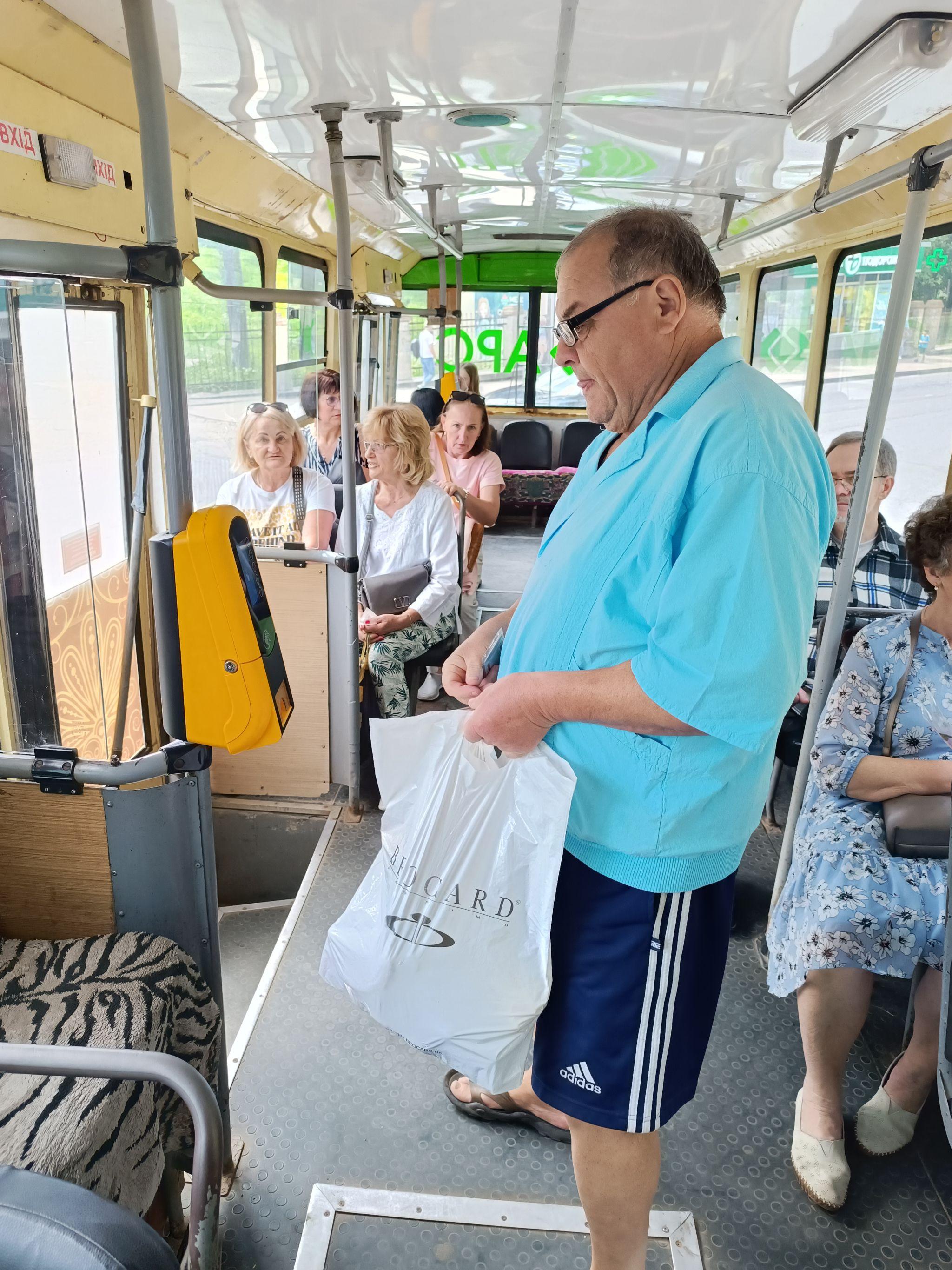 Новини Тернополя - фото з Усі тролейбуси тепер без кондукторів: «20 хвилин» перевірили, як це працює