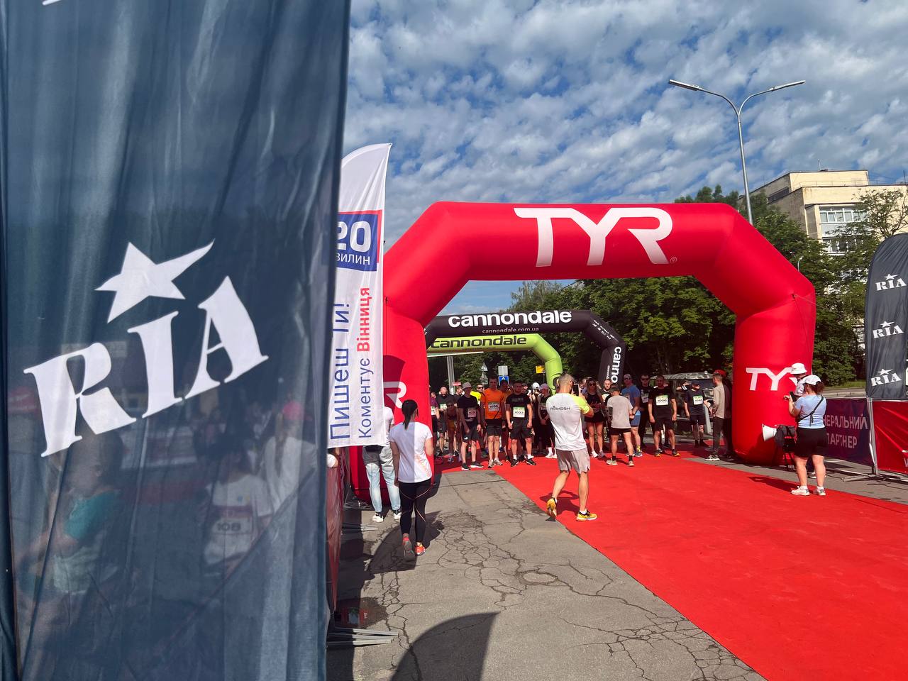 Новини Вінниці - фото з Напівмарафон на підтримку нацгвардії: у Вінниці відбувся кубок з бігу і триатлону «VINNYTSIA RUN CUP»