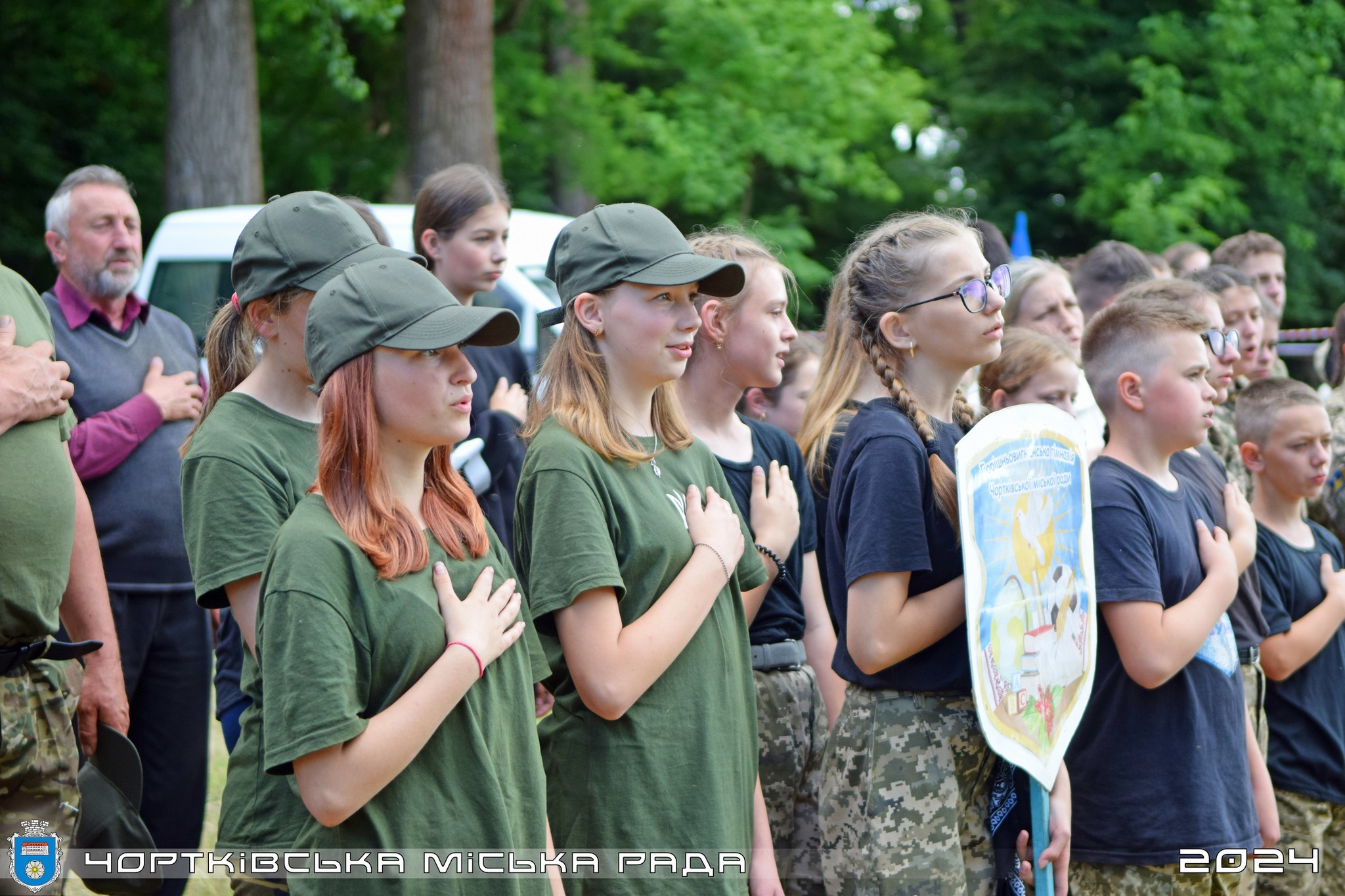 Новини Тернополя - фото з У Чорткові визначили переможців військово-патріотичної гри «Сокіл» («Джура») Возможно, это изображение 8 человек и текст