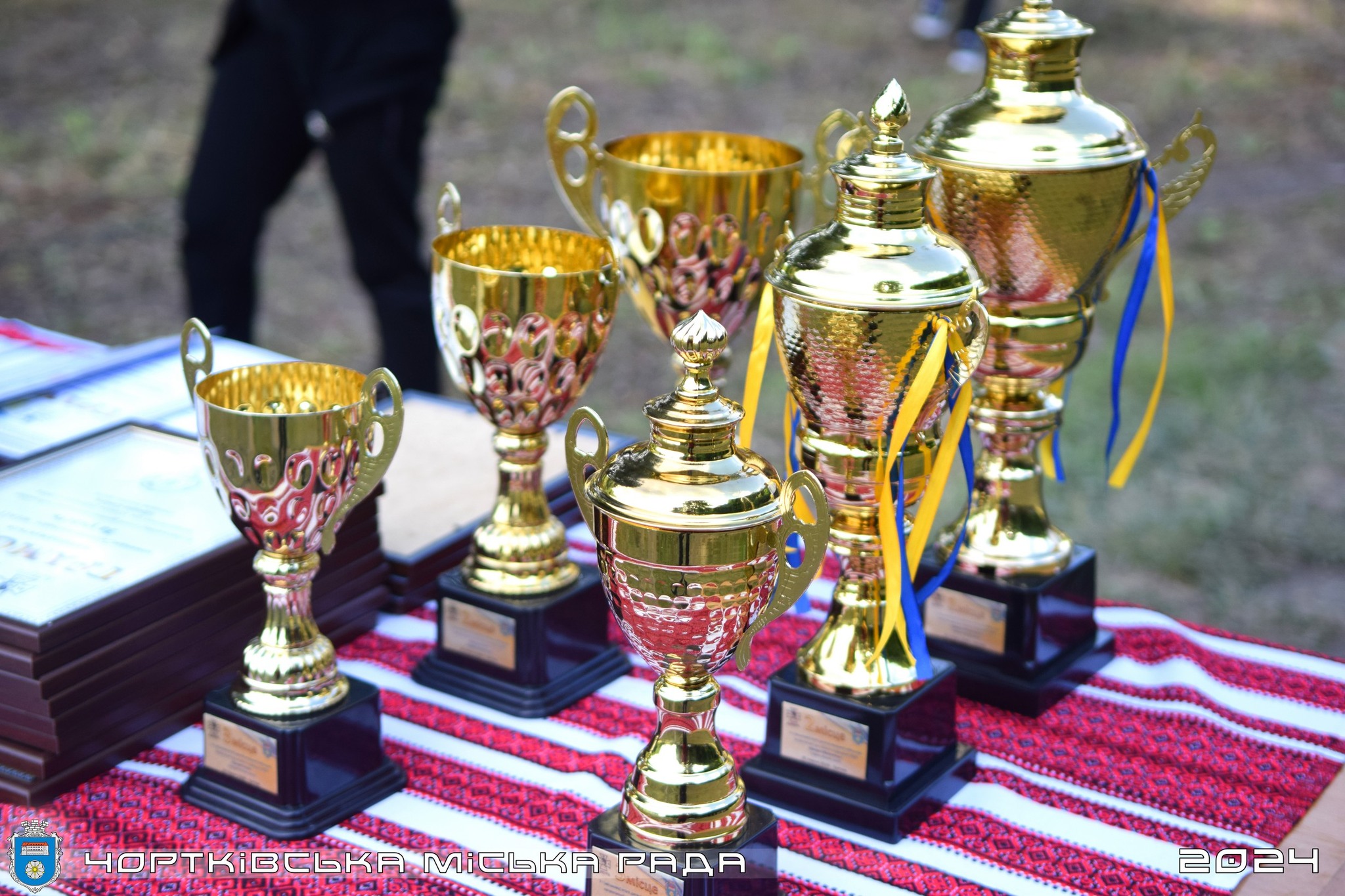 Новини Тернополя - фото з У Чорткові визначили переможців військово-патріотичної гри «Сокіл» («Джура») Возможно, это изображение 1 человек и текст