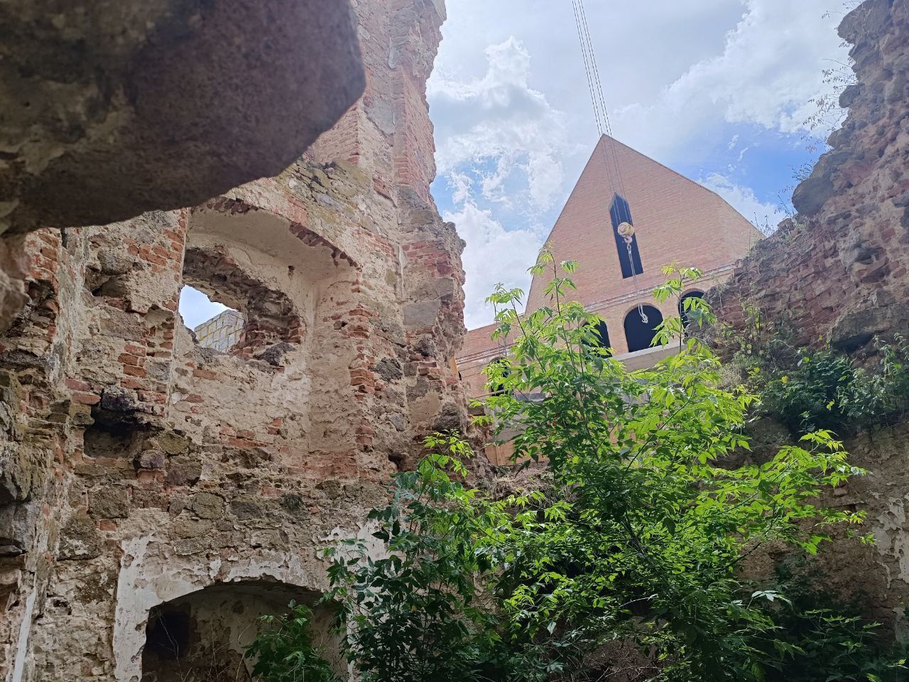 Новини Вінниці - фото з З історичної пам'ятки — в ресторан? Хто і що будує на території Черленківського замку