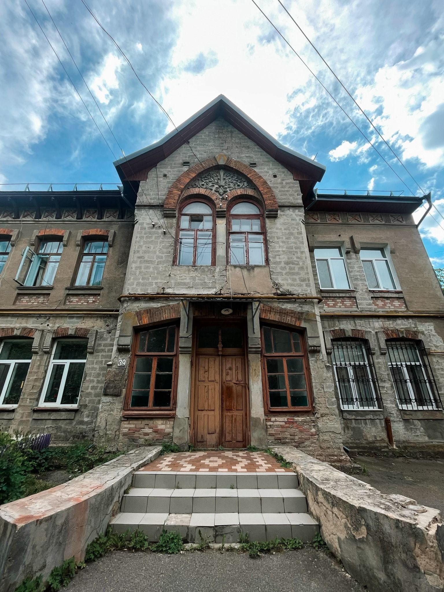 Новини Вінниці - фото з Цю будівлю в центрі Вінниці люблять кінематографи. Історія «Будинку князів Гедройц»