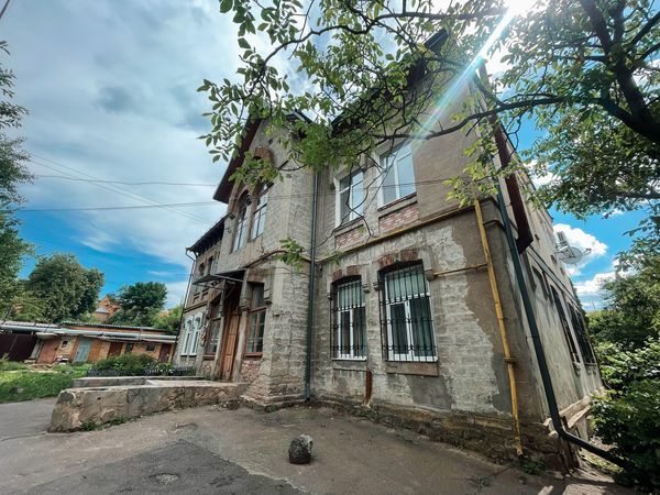 Новини Вінниці - фото з Цю будівлю в центрі Вінниці люблять кінематографи. Історія «Будинку князів Гедройц»