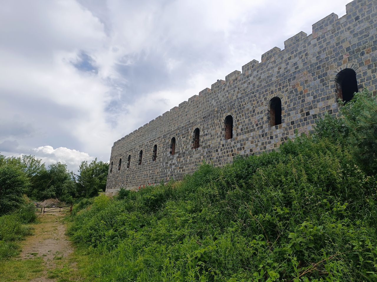 Новини Вінниці - фото з З історичної пам'ятки — в ресторан? Хто і що будує на території Черленківського замку