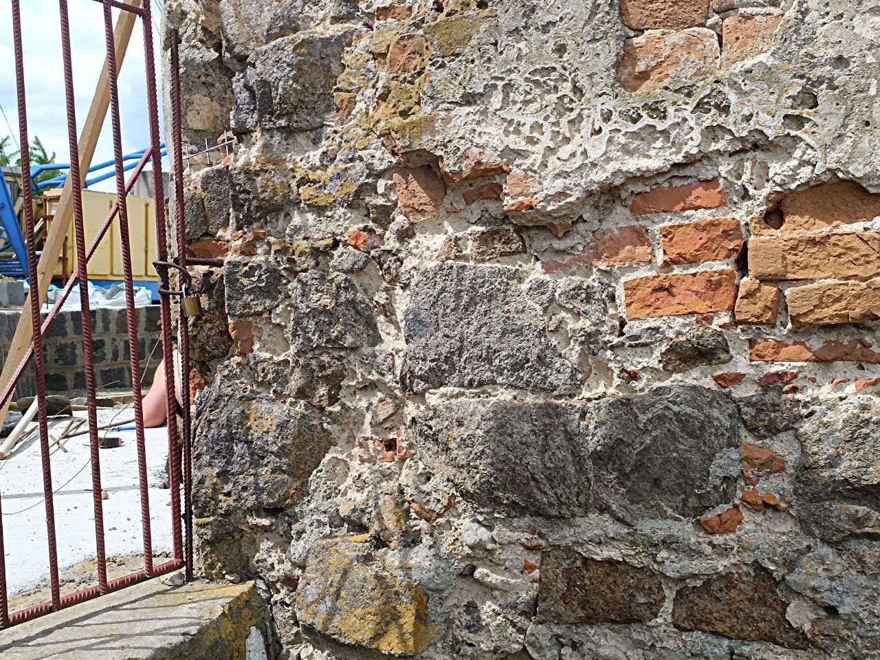 Новини Вінниці - фото з З історичної пам'ятки — в ресторан? Хто і що будує на території Черленківського замку