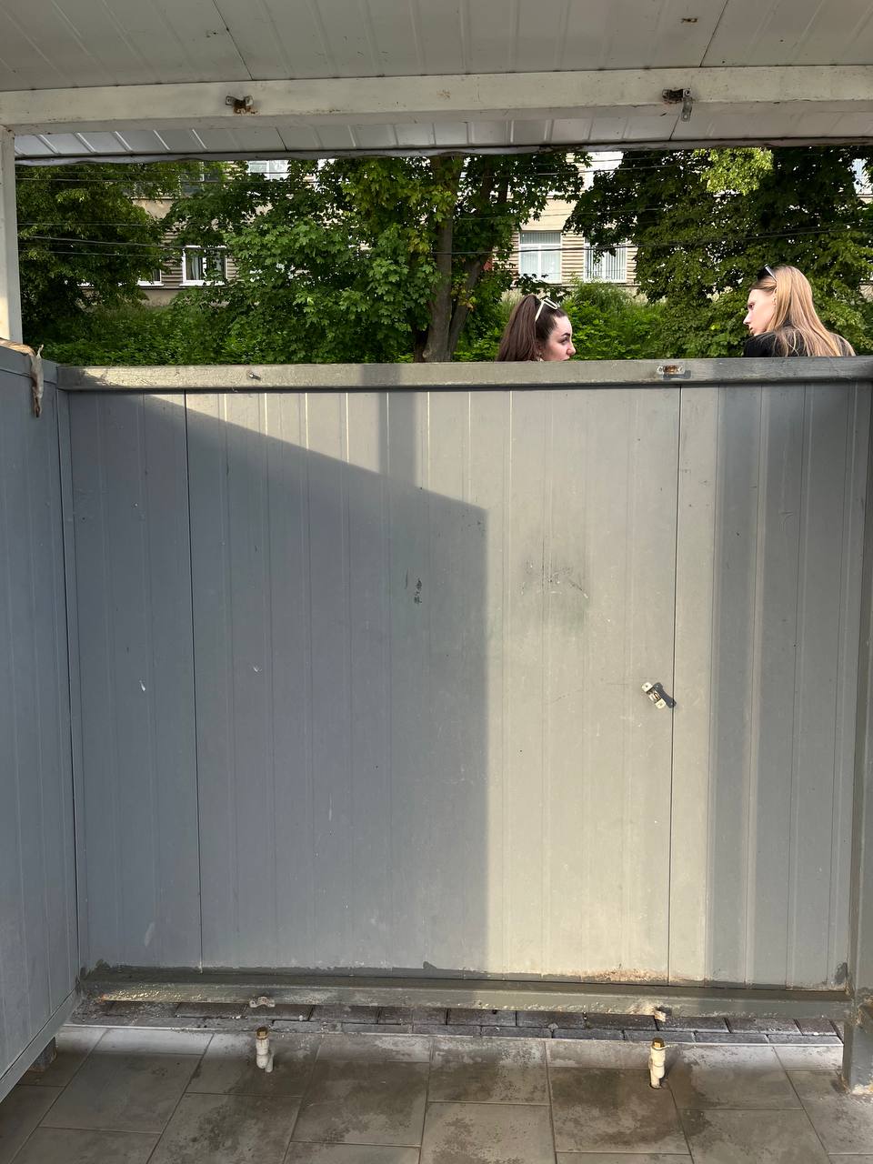 Новини Тернополя - фото з Вбиральні – з фекаліями, а душові – без кранів: ми перевірили, чи підготували пляжі до сезону