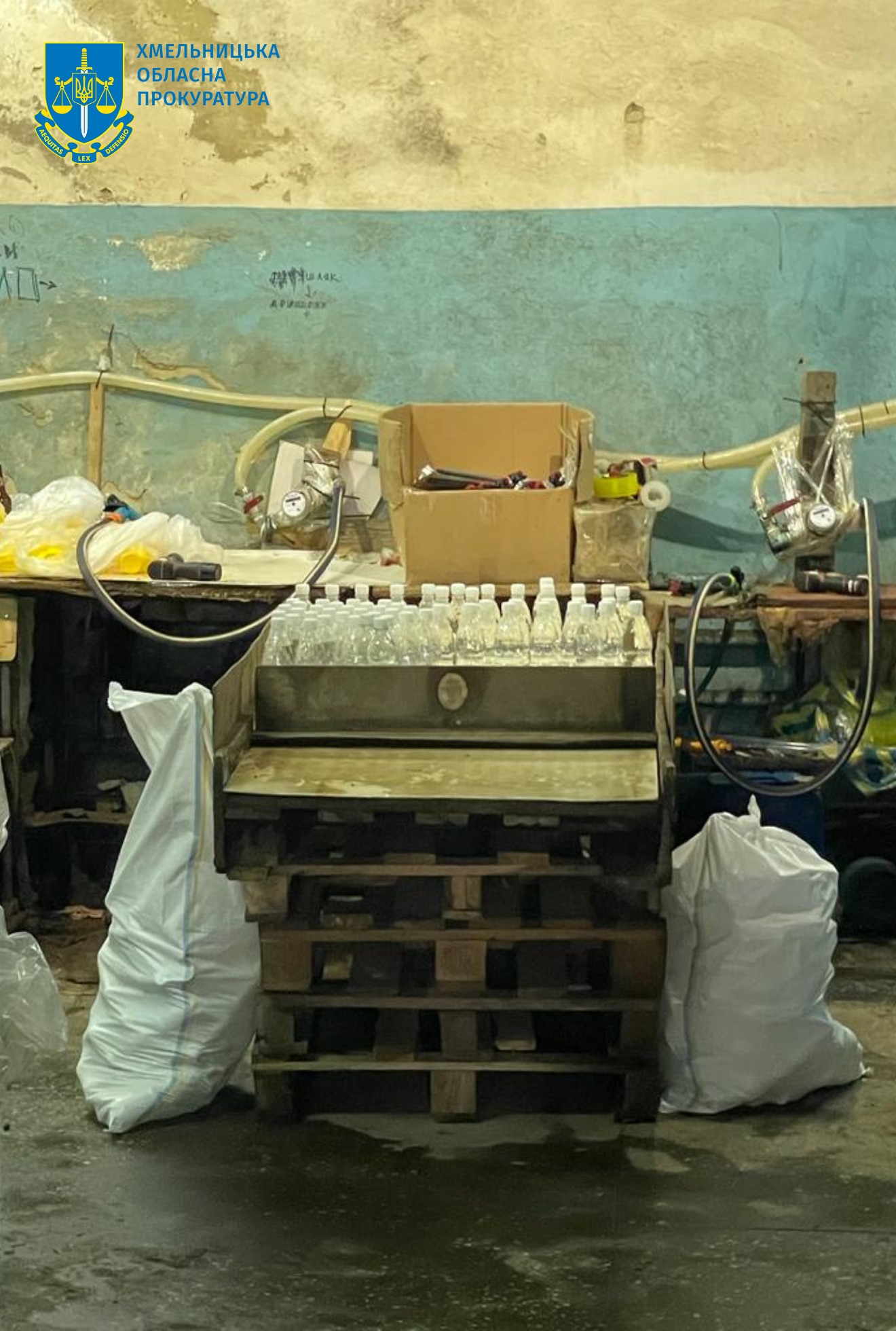 Возможно, это изображение текст