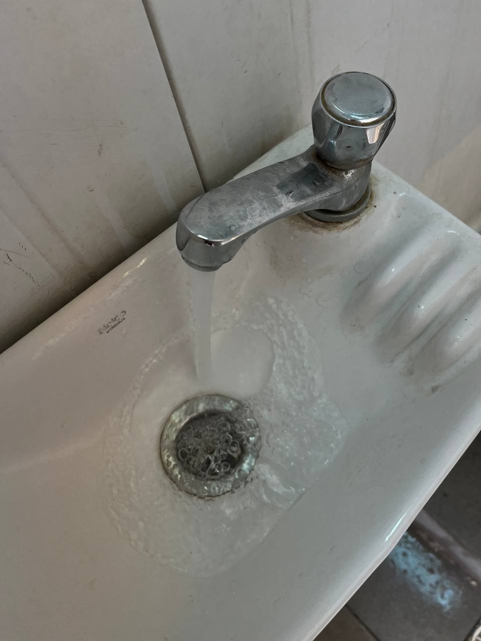 Новини Тернополя - фото з Вбиральні – з фекаліями, а душові – без кранів: ми перевірили, чи підготували пляжі до сезону