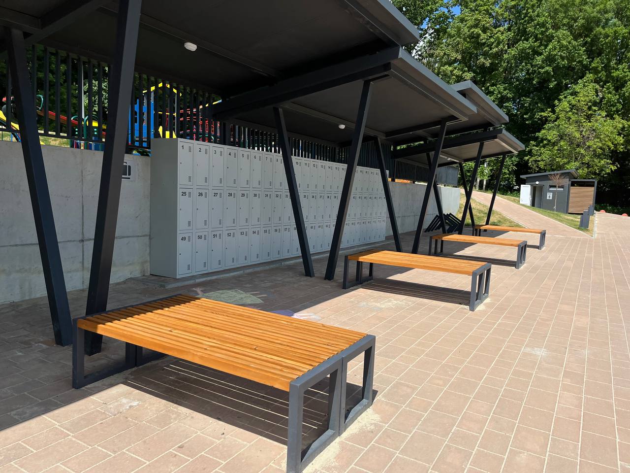 Новини Тернополя - фото з Вбиральні – з фекаліями, а душові – без кранів: ми перевірили, чи підготували пляжі до сезону