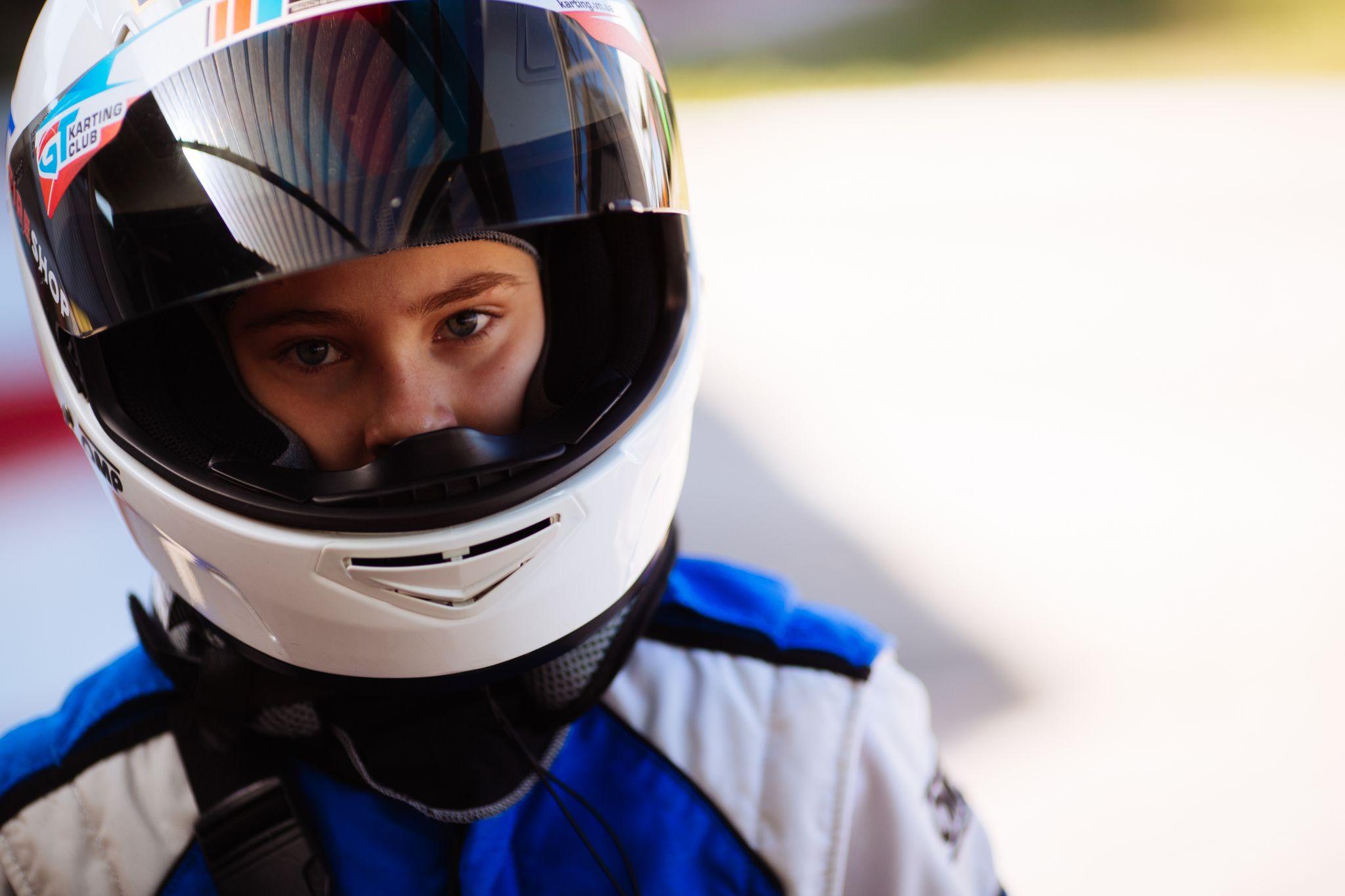 Новини Вінниці - фото з «Буду на рівні з хлопцями»: 12-річна вінничанка підкорює світ картингу