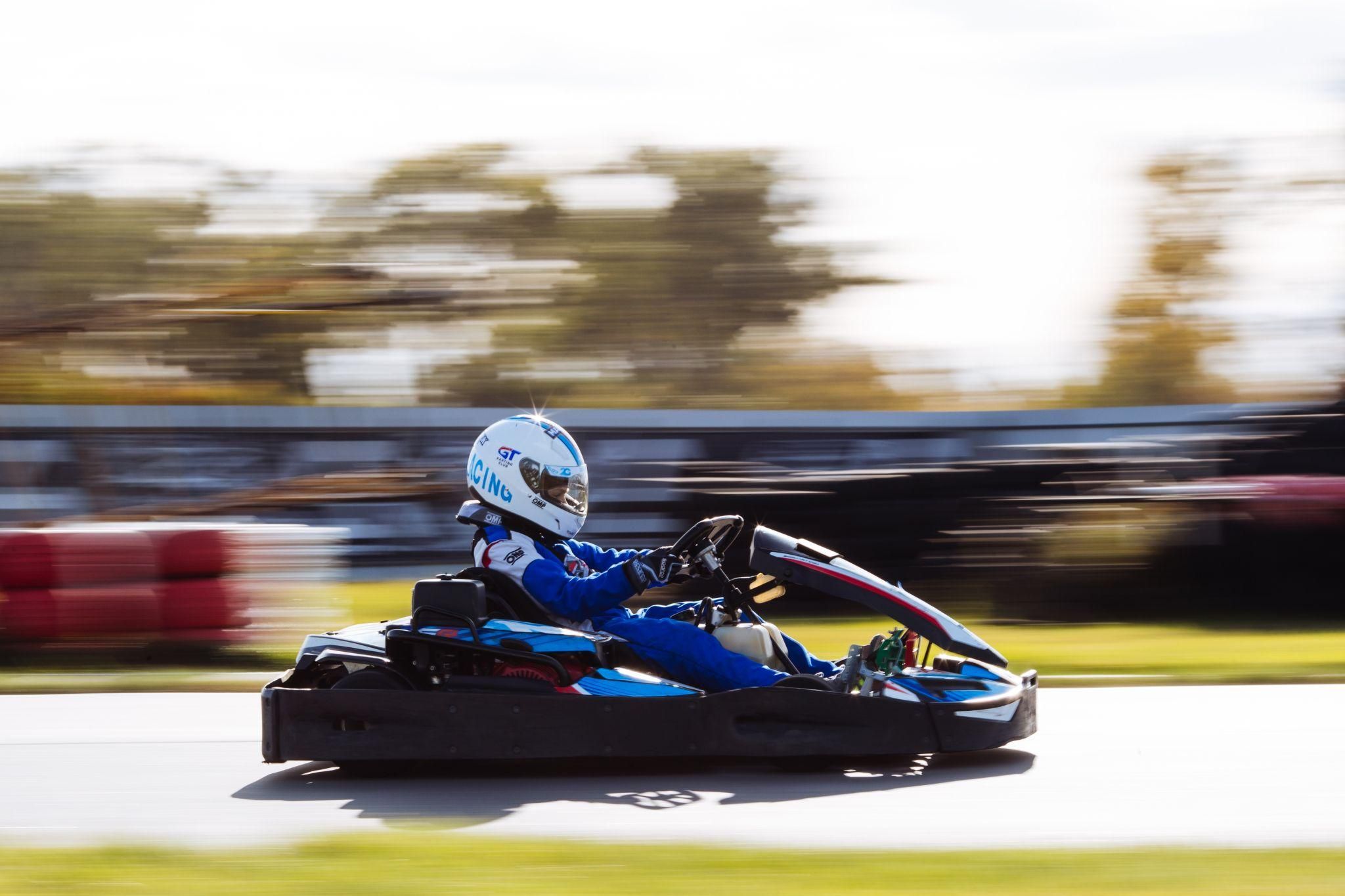 Новини Вінниці - фото з «Буду на рівні з хлопцями»: 12-річна вінничанка підкорює світ картингу