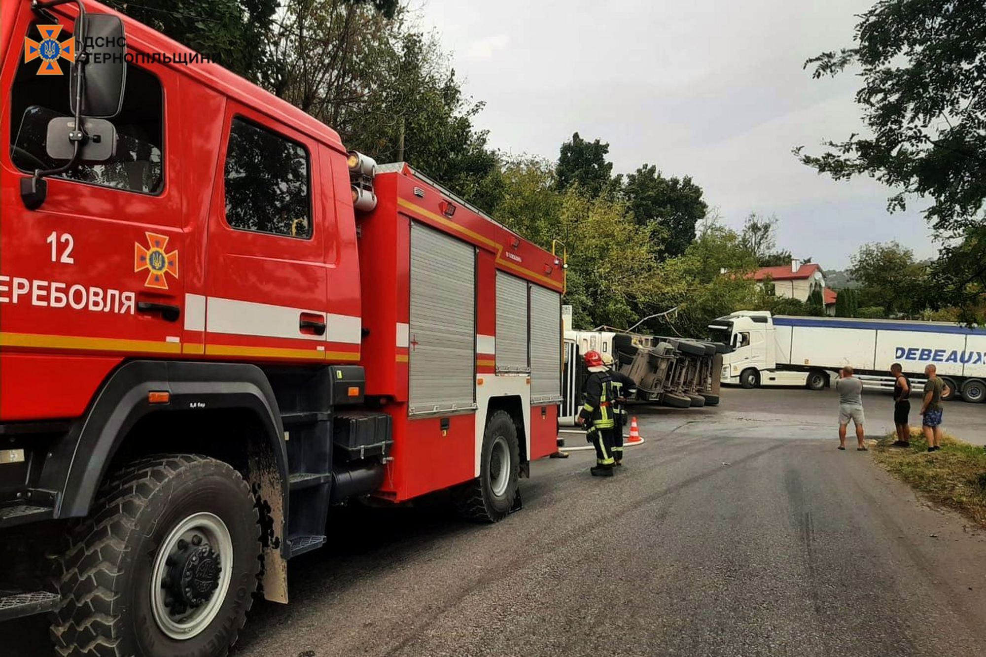 Новини Тернополя - фото з Вантажний автомобіль перекинувся в Теребовлі. Рух траснпорту тимчасово обмежили