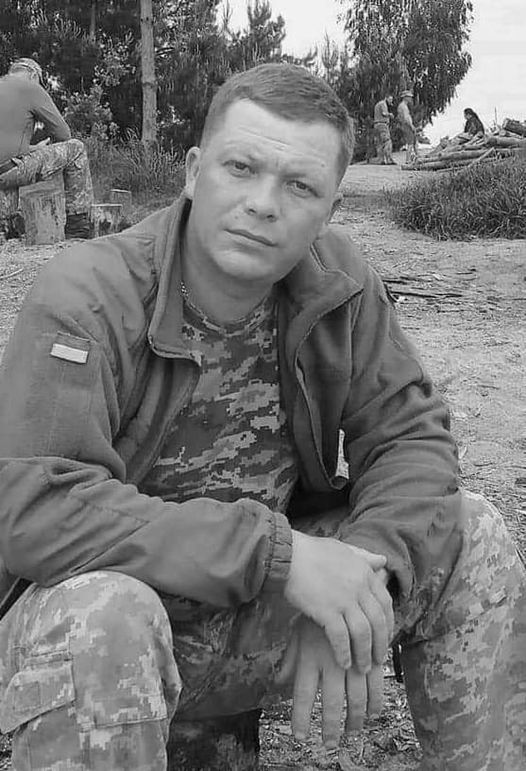 Новини Тернополя - фото з На війні загинули воїни з Тернопільщини Віктор Горбачук та Микола Погорілий Можливо, це чорно-біле зображення 3 людей