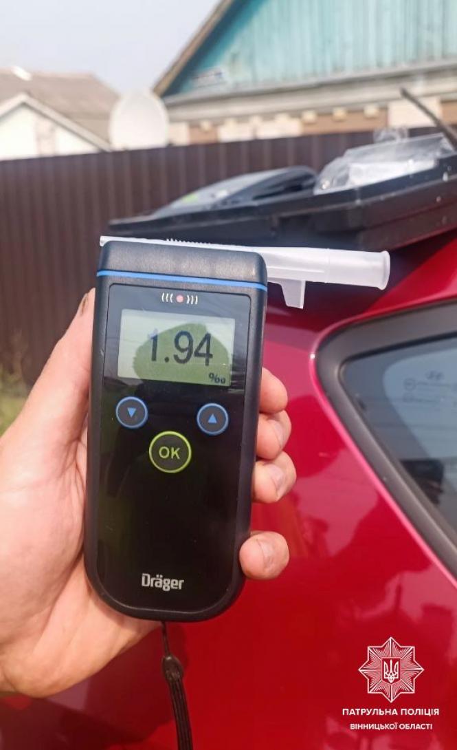 Новини Вінниці - фото з На Нагірній 76-річний водій напідпитку і без «прав» врізався у паркан