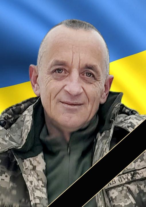 Новини Тернополя - фото з «На щиті» повертається до рідного дому Герой зі Збаража Володимир Росипко На зображенні може бути: 1 особа та текст