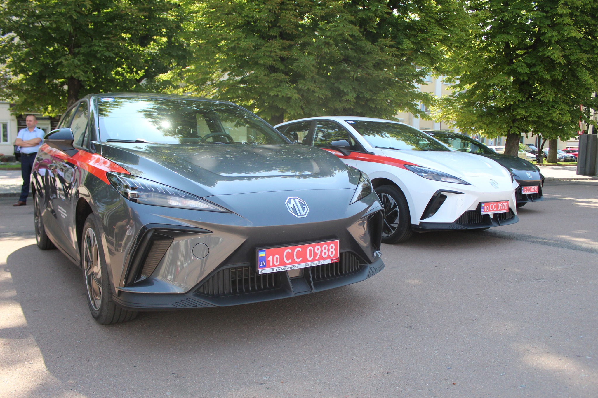 Новини Хмельницького - фото з Медзакладам Хмельниччини передали електрокари та генератори