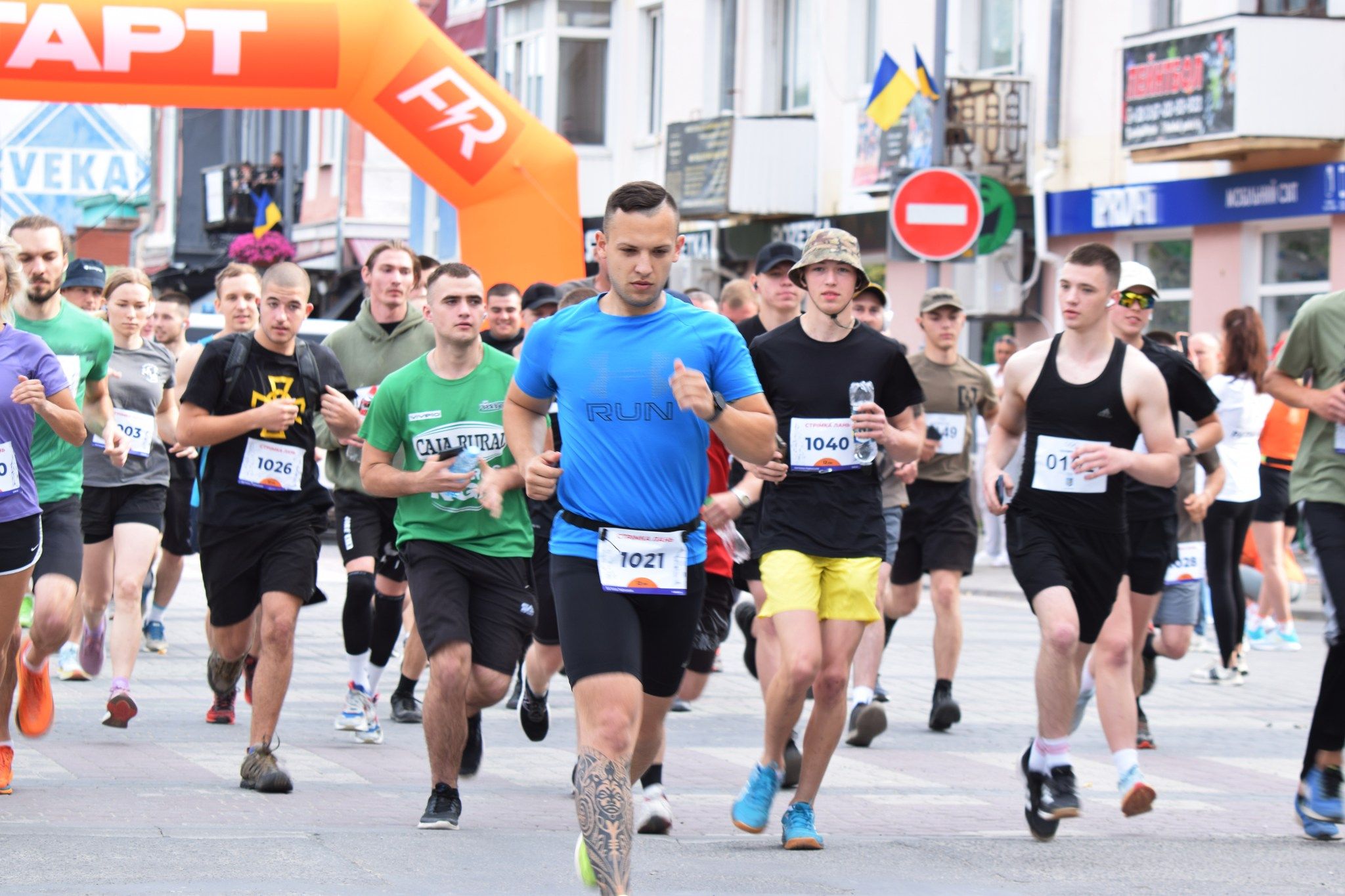 Новини Хмельницького - фото з Кам’янчани зібрали під час забігу майже пів мільйона на підтримку пораненого воїна