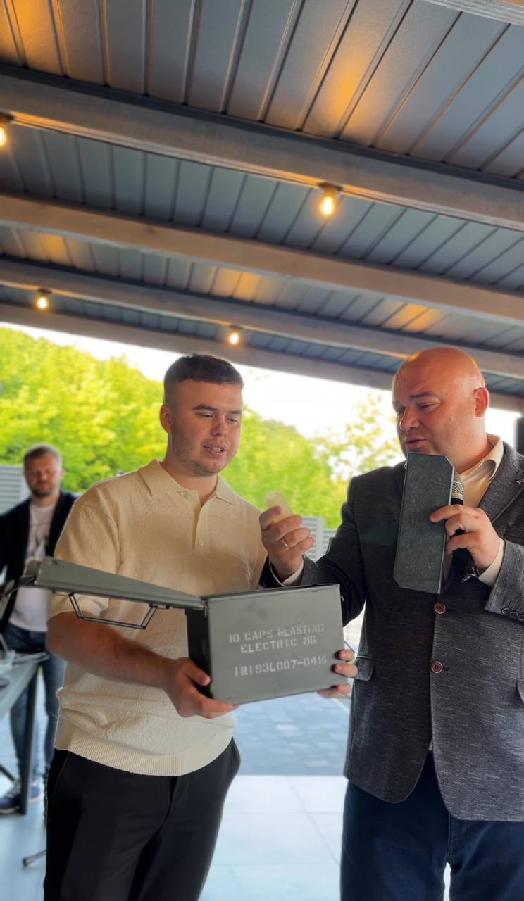 Новини Тернополя - фото з Тернопільські волонтери зібрали на аукціоні 140 000 гривень на підтримку ЗСУ