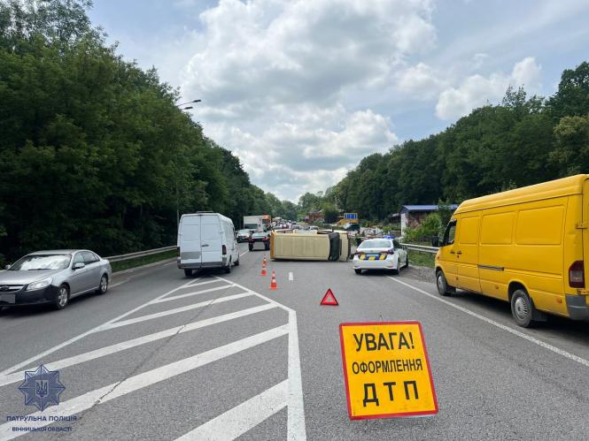 Новини Вінниці - фото з Троща на об'їзній дорозі: на місці події ускладнений рух