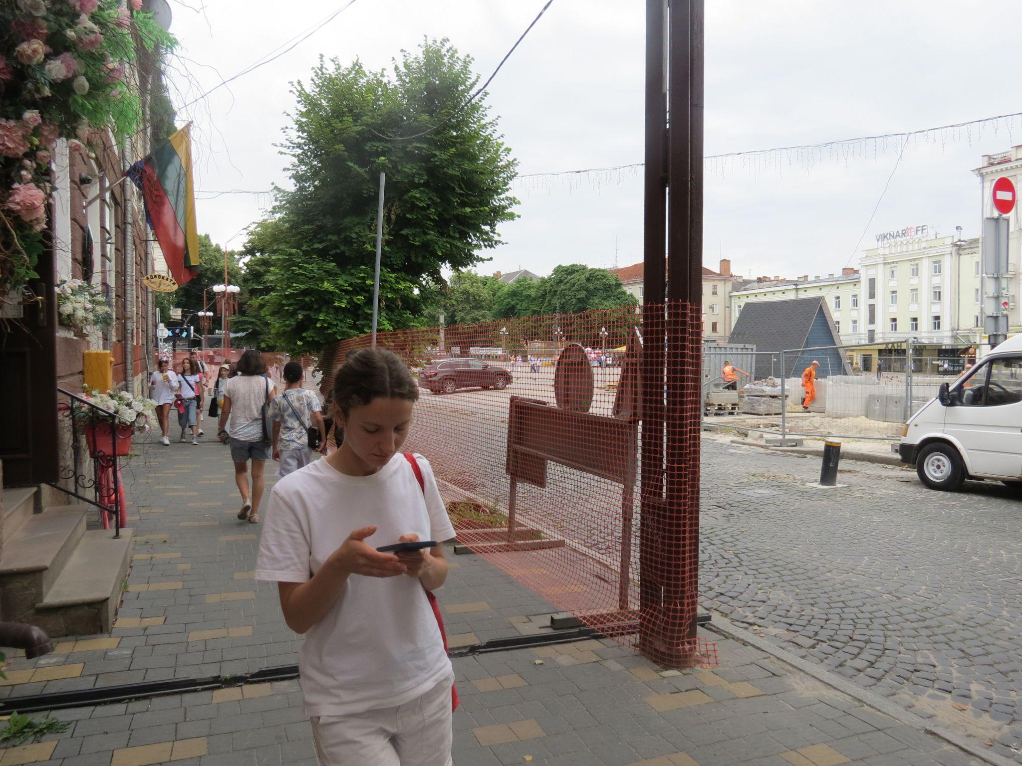 Новини Тернополя - фото з Проїхати ще можна: коли перекриють дорогу біля Драмтеатру у Тернополі