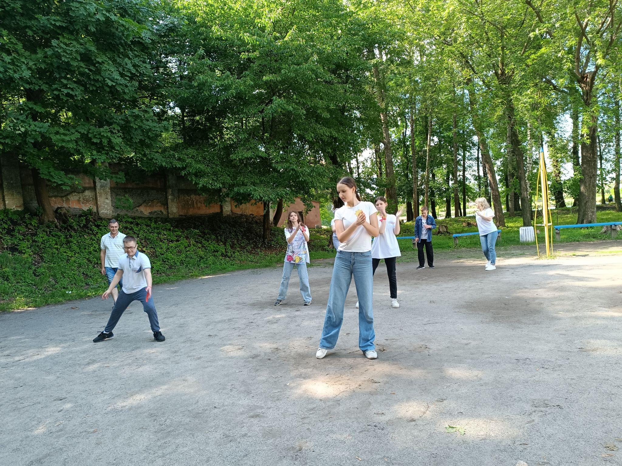 Новини Козятина - фото з Надували гігантські мильні бульбашки і відгадували пісні