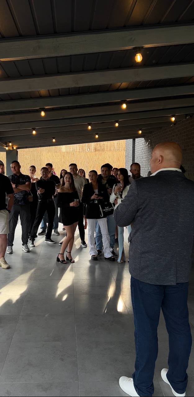 Новини Тернополя - фото з Тернопільські волонтери зібрали на аукціоні 140 000 гривень на підтримку ЗСУ