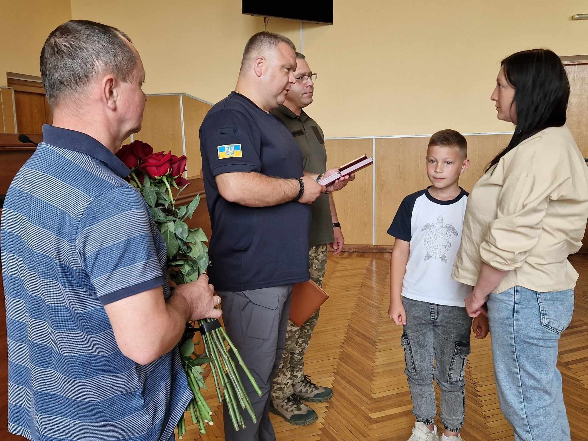 Новини Хмельницького - фото з Сім’ям полеглих бійців з Хмельницького району вручили державні нагороди