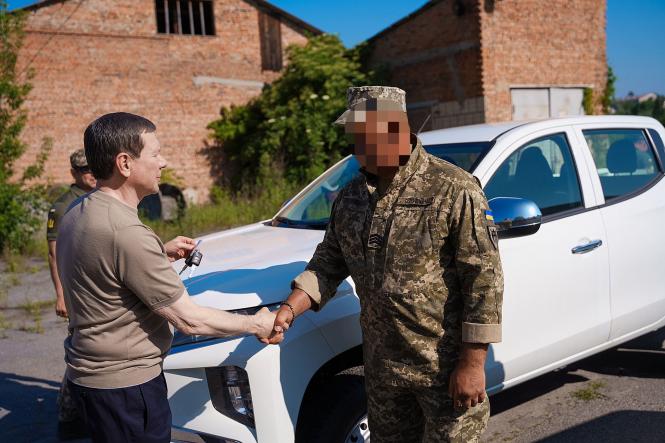 Новини Вінниці - фото з Вінниця передала 10 позашляховиків для «ловців шахедів»