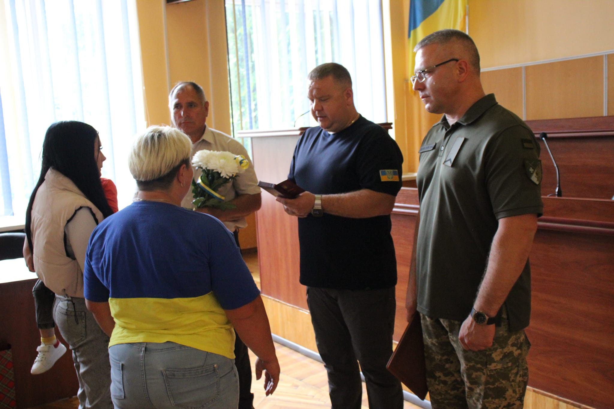 Новини Хмельницького - фото з Сім’ям полеглих бійців з Хмельницького району вручили державні нагороди
