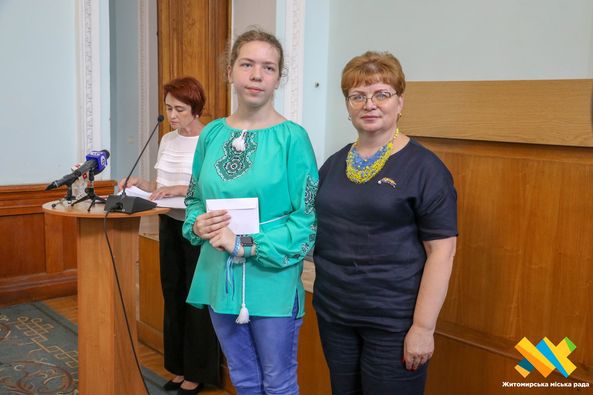 Новини Житомира - фото з У Житомирі вручили стипендії обдарованій молоді — учням житомирських ліцеїв та наукових ліцеїв — ЖДУ імені Івана Франка й Житомирської політехніки