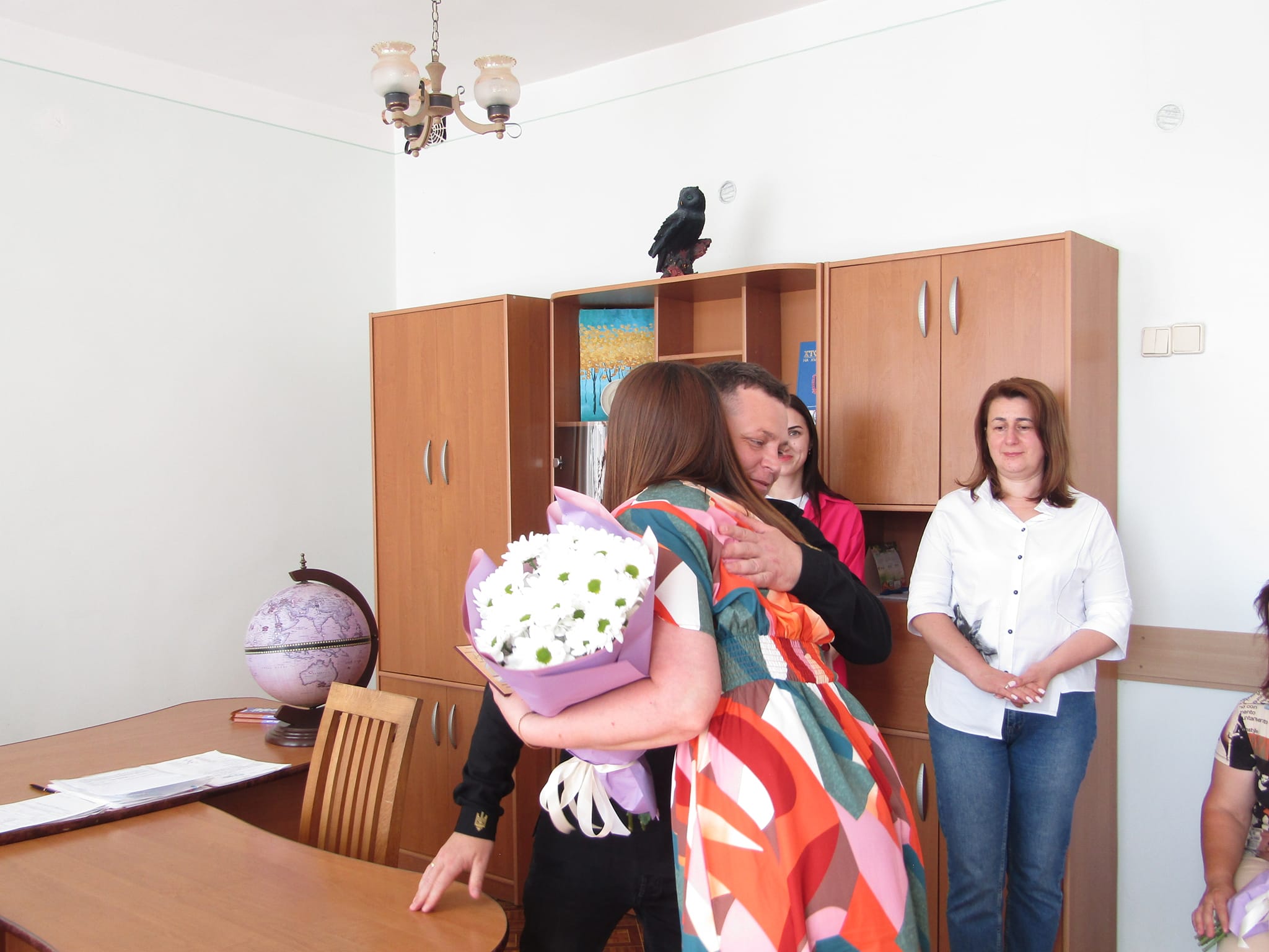 Возможно, это изображение 4 человека