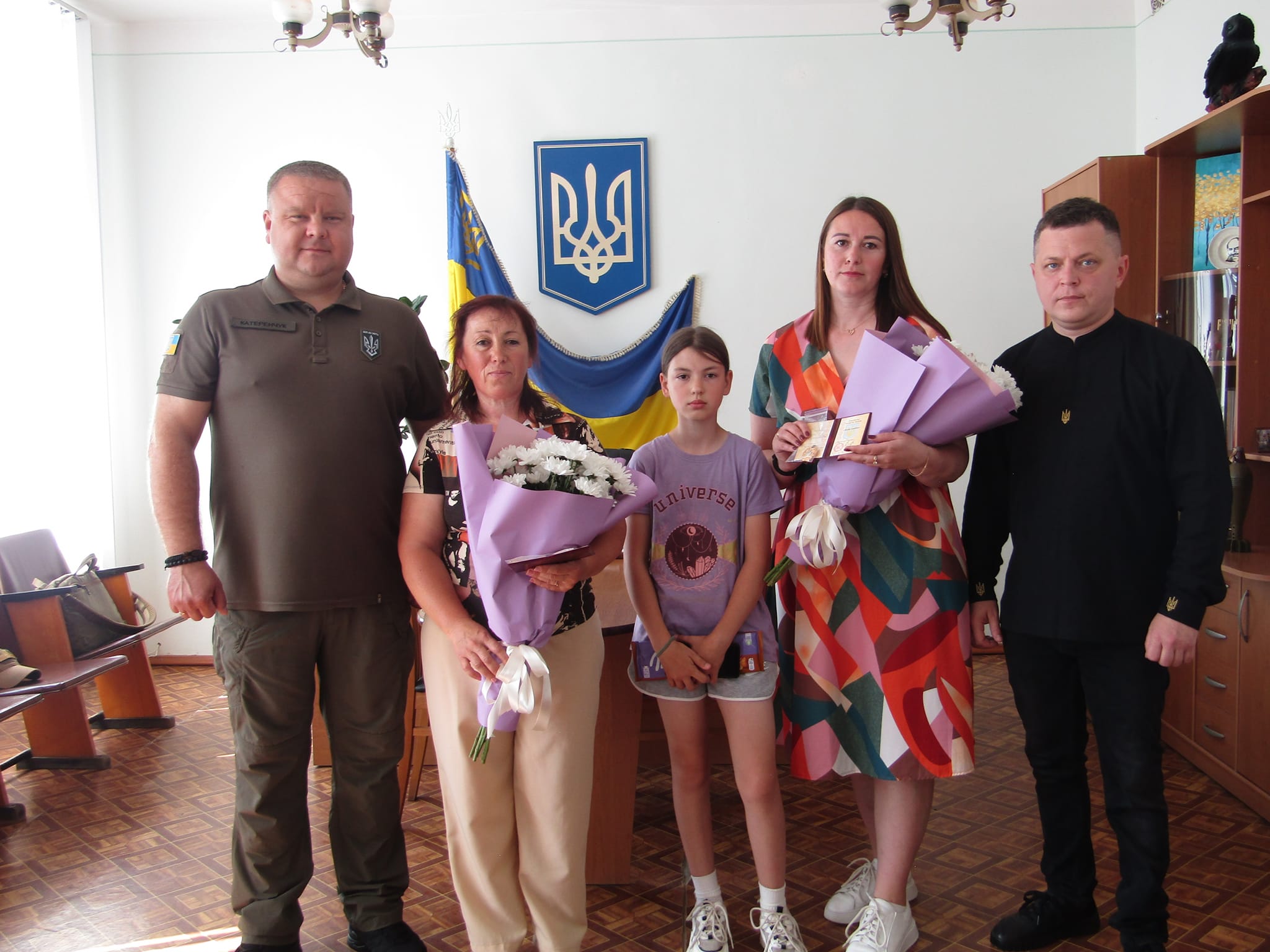 Возможно, это изображение 6 человек и текст