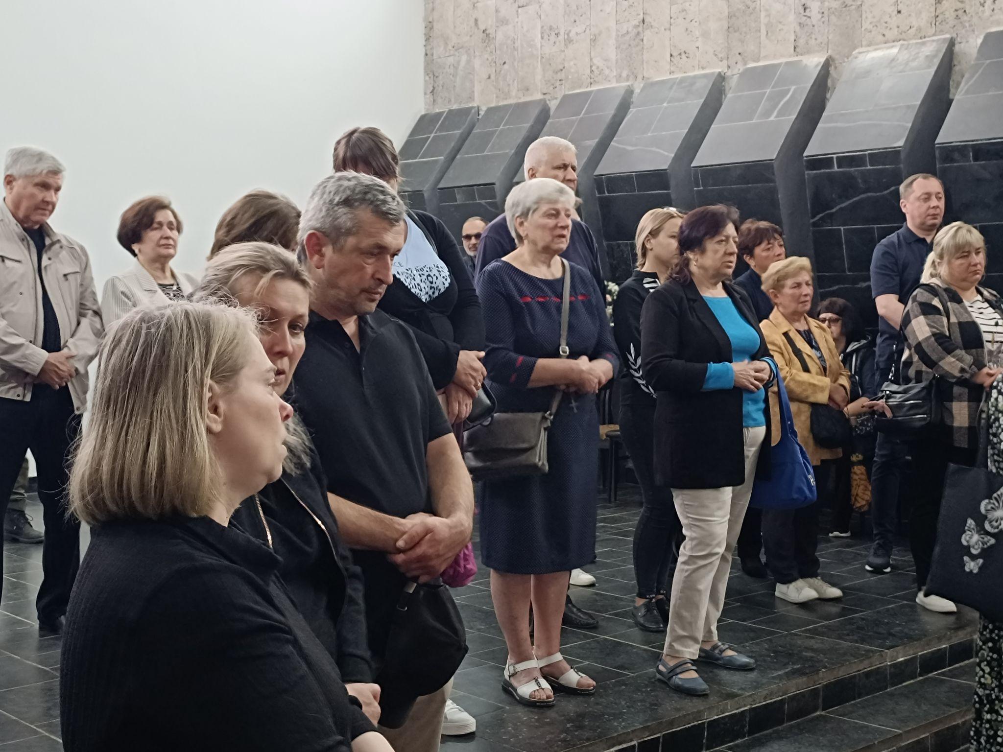 Новини Тернополя - фото з Тернопіль прощається із захисником Артуром Сніткусом