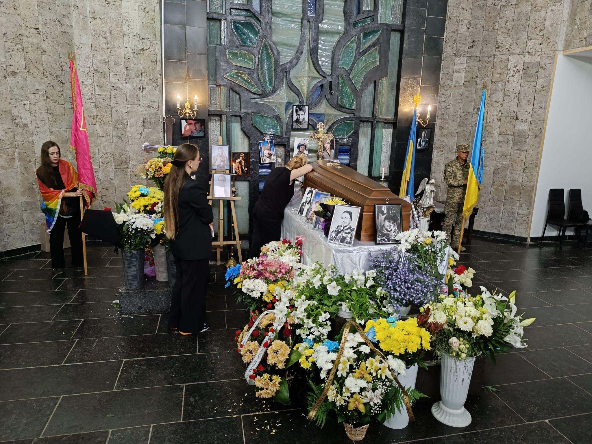 Новини Тернополя - фото з Тернопіль прощається із захисником Артуром Сніткусом