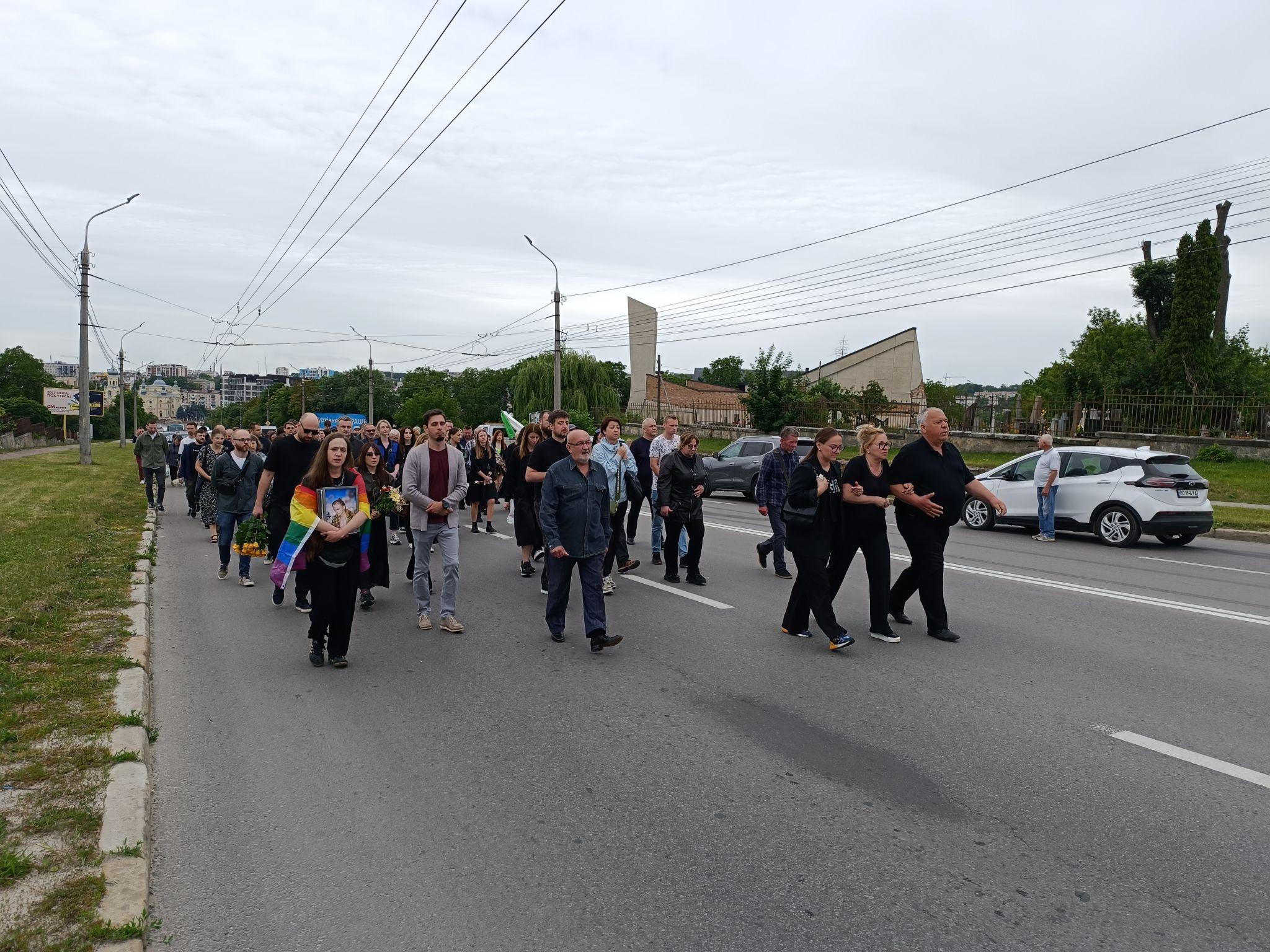 Новини Тернополя - фото з Тернопіль прощається із захисником Артуром Сніткусом