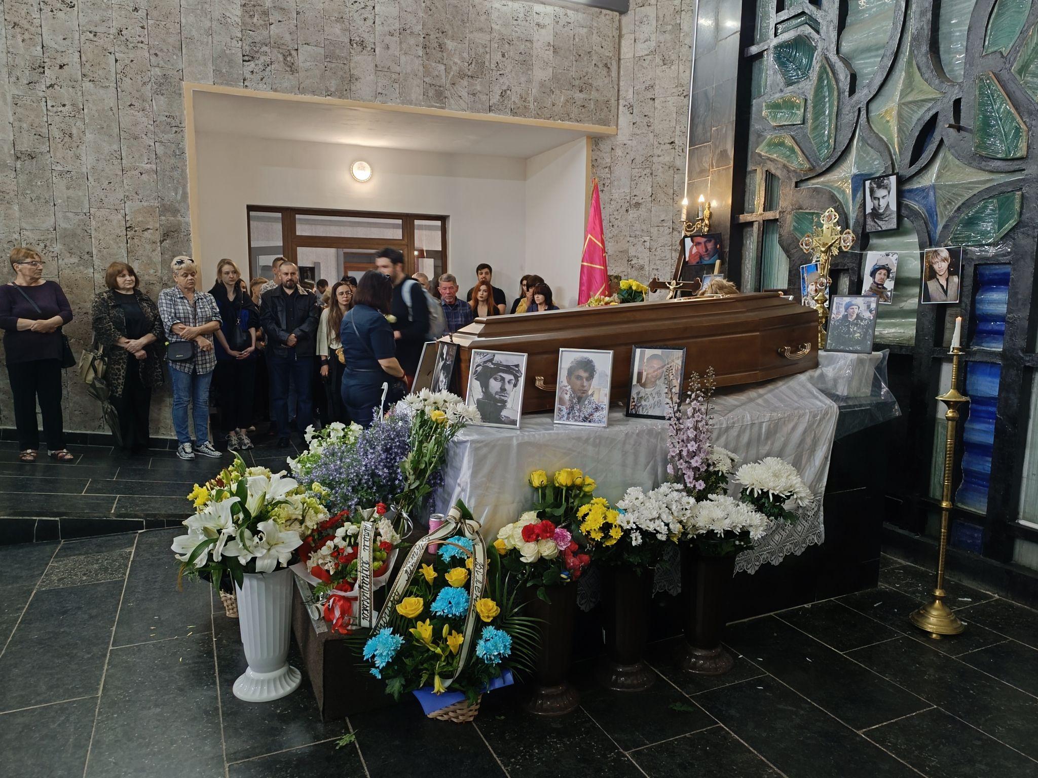 Новини Тернополя - фото з Тернопіль прощається із захисником Артуром Сніткусом