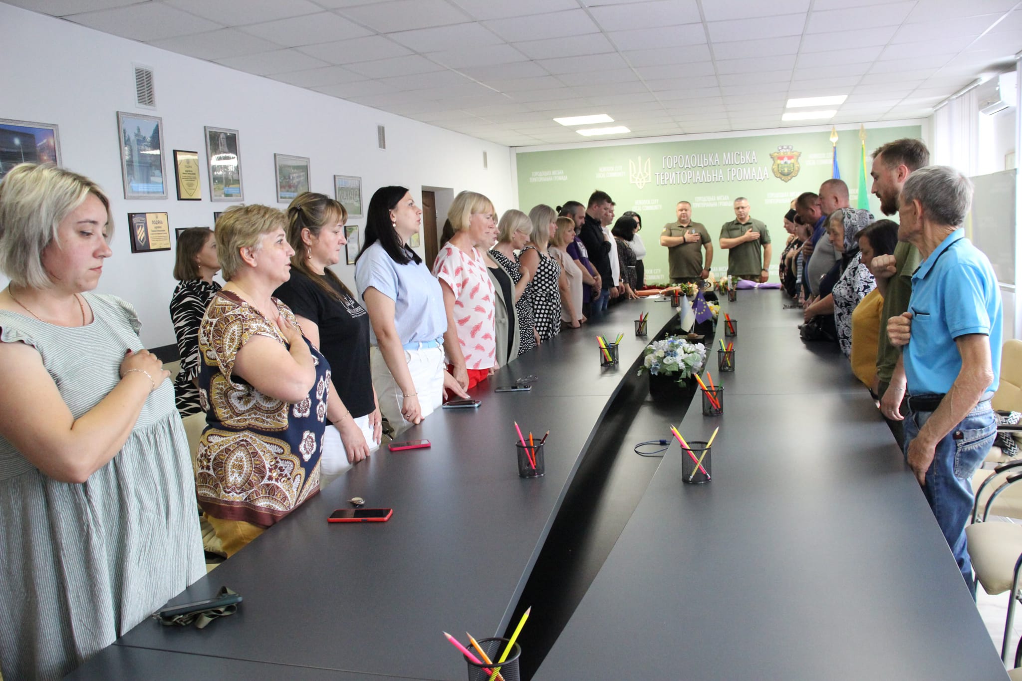 Новини Хмельницького - фото з Рідним загиблих воїнів з Хмельницького району вручили державні нагороди