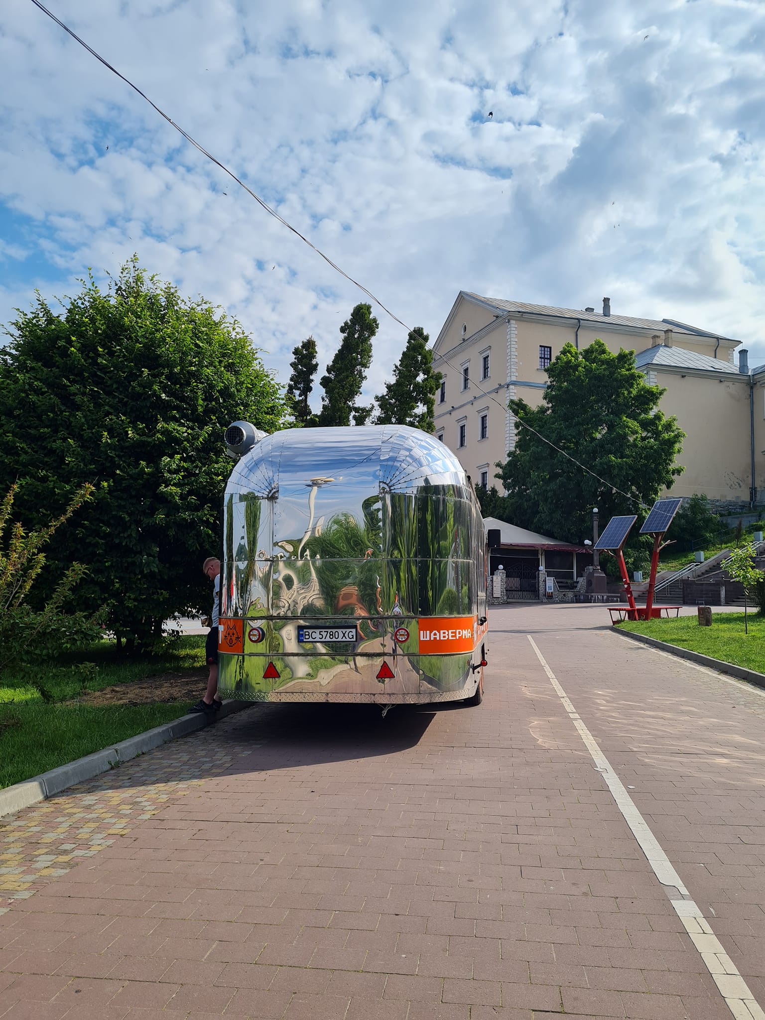 Новини Тернополя - фото з Ще один МАФ на набережній Ставу. Тернополяни обурені, а влада каже, що все законно