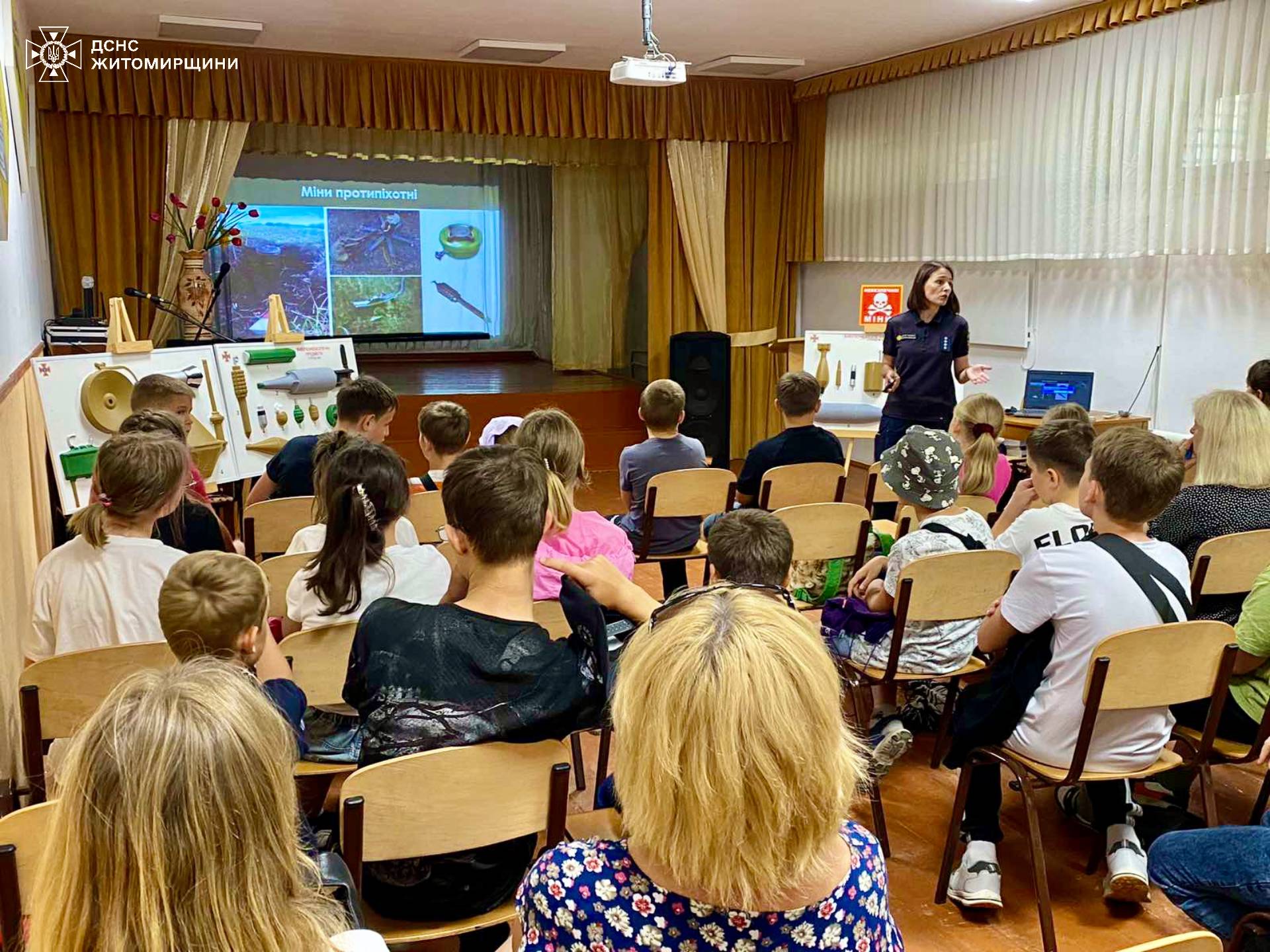 Новини Житомира - фото з Рятувальники активно проводять профілактичну роботу серед дітей, які відпочивають у літніх таборах