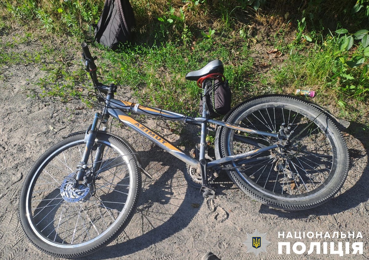 на коростенщині поліція з’ясовує обставини травмування двох велосипедистів, серед яких 11-річний хлопчик