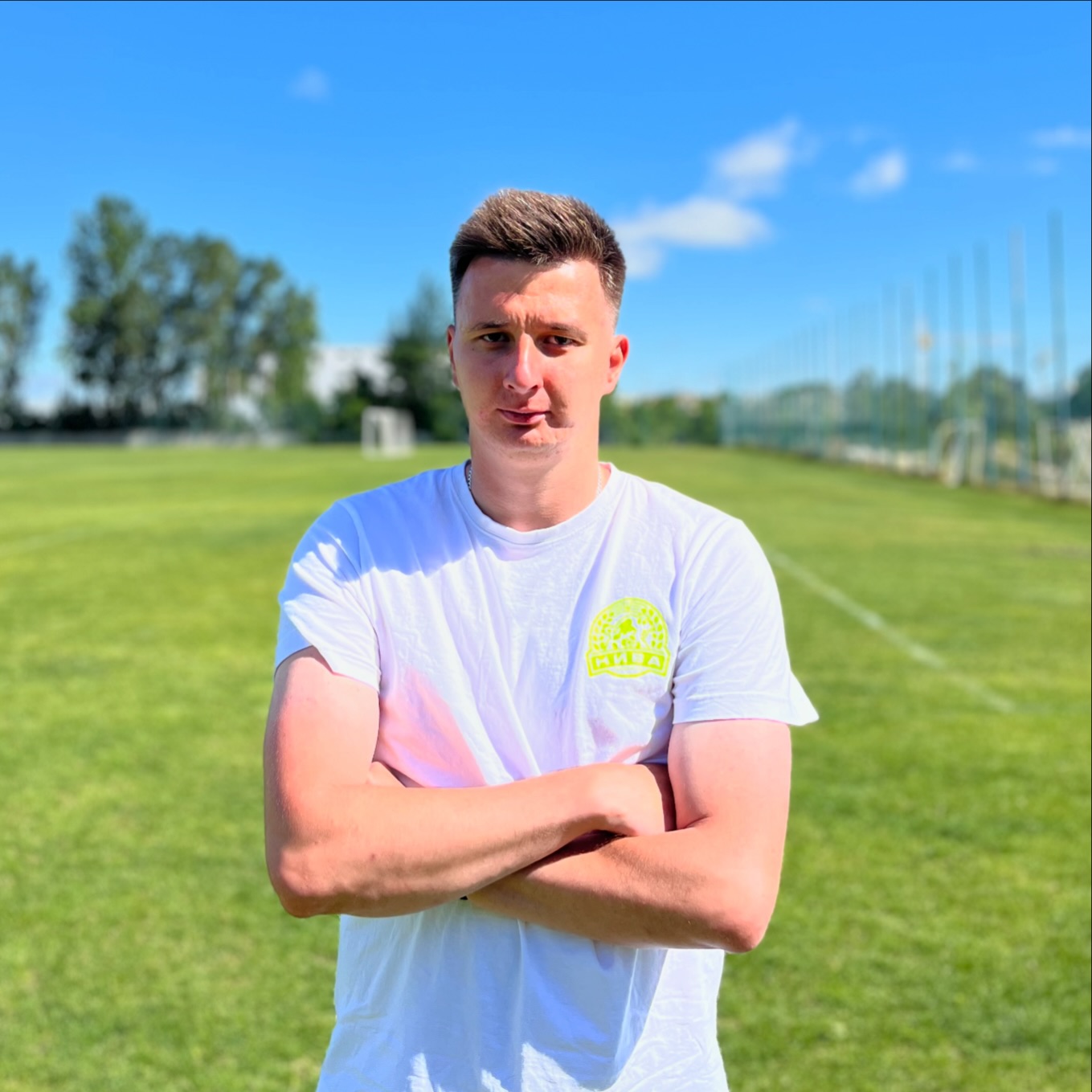 Новини Тернополя - фото з У тернопільській «Ниві» два нових тренери На зображенні може бути: 1 особа, гра в американський футбол, грає у футбол та трава