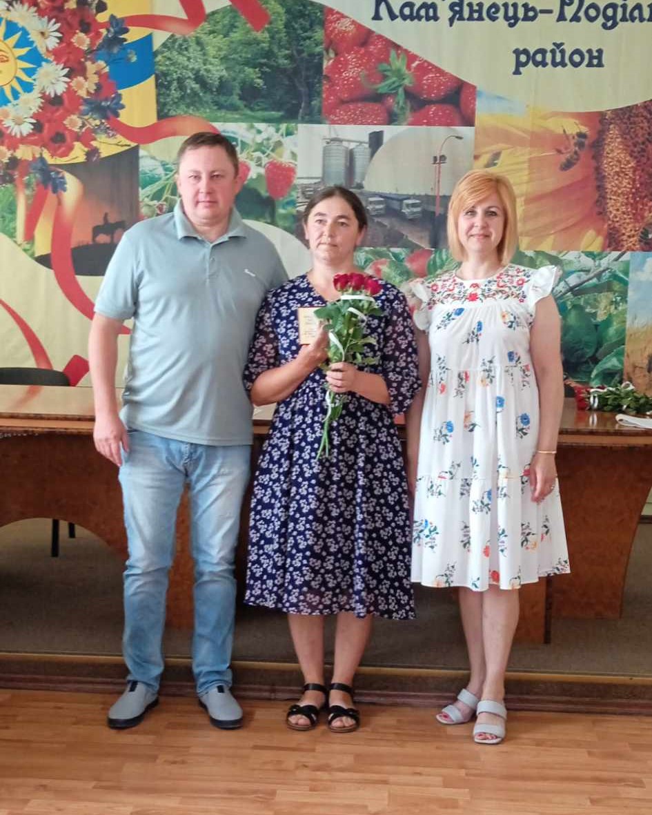 Новини Хмельницького - фото з На Кам’янеччині 13 жінок отримали звання «Мати-героїня» (ФОТО)