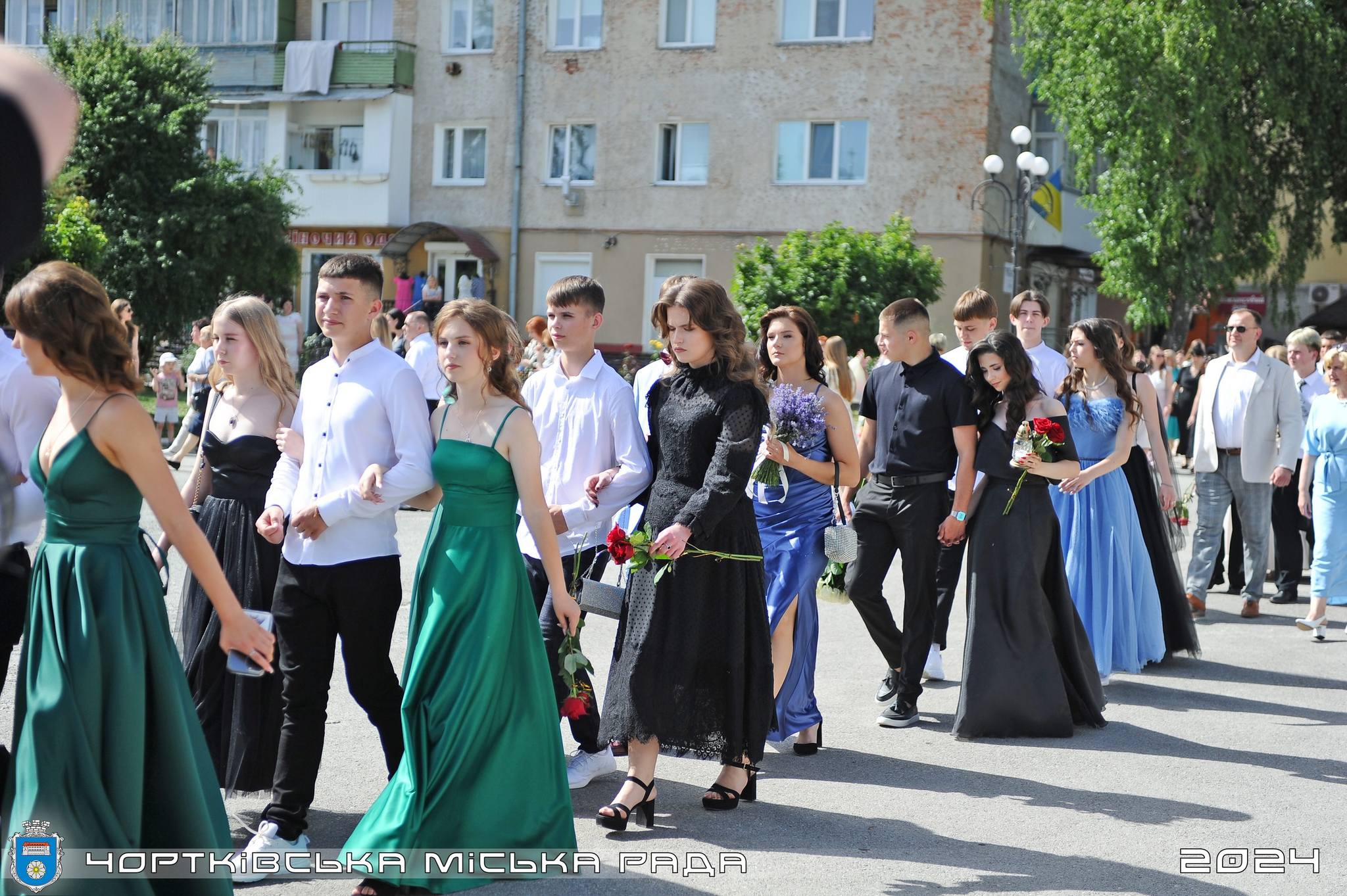 Новини Тернополя - фото з У Чорткові відбувся випускний 2024