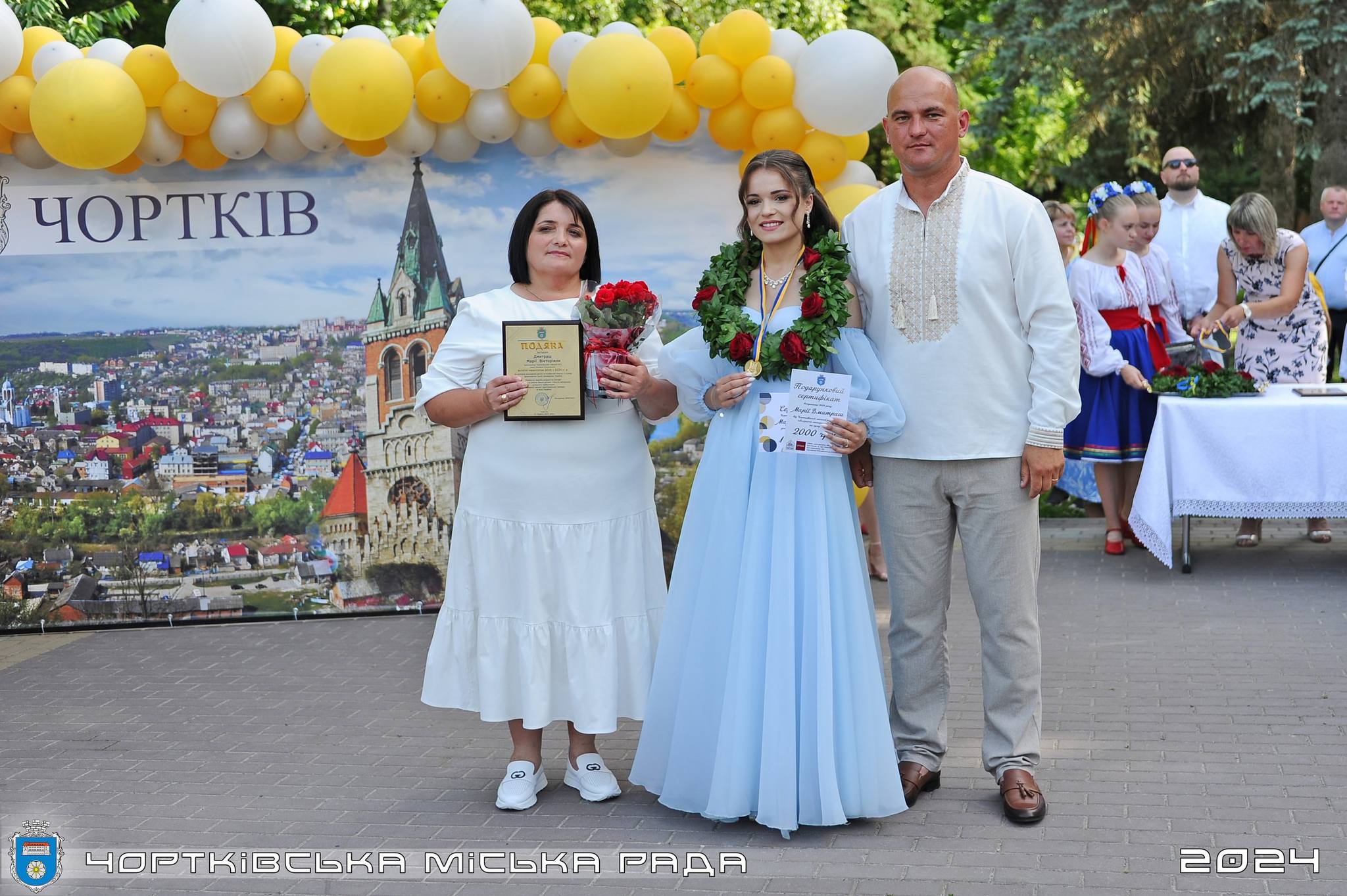 Новини Тернополя - фото з У Чорткові відбувся випускний 2024